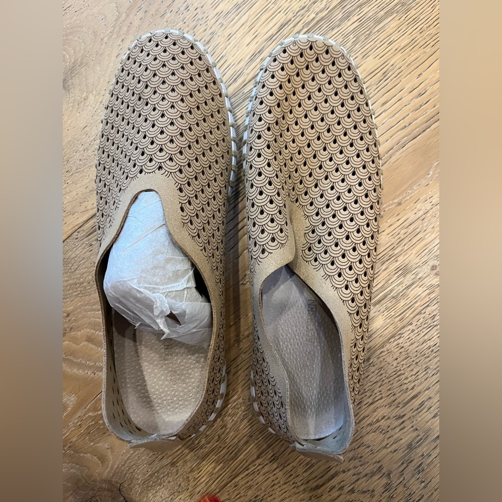 Ilse Jacobsen Beige Slip-On Flats LIKE NEW